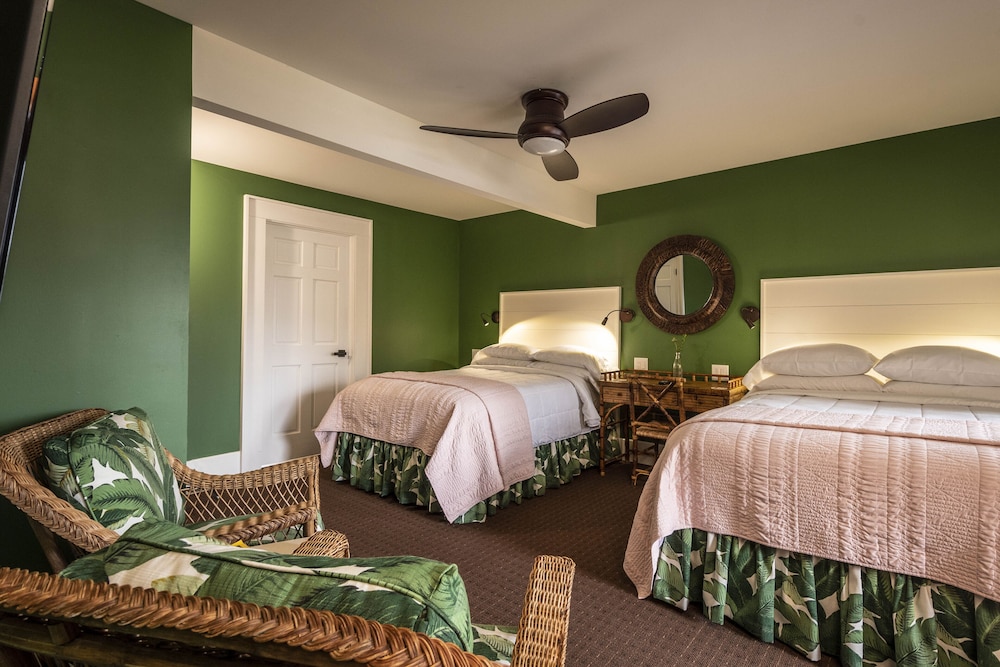 Family Room, 2 Double Beds (Room 11)