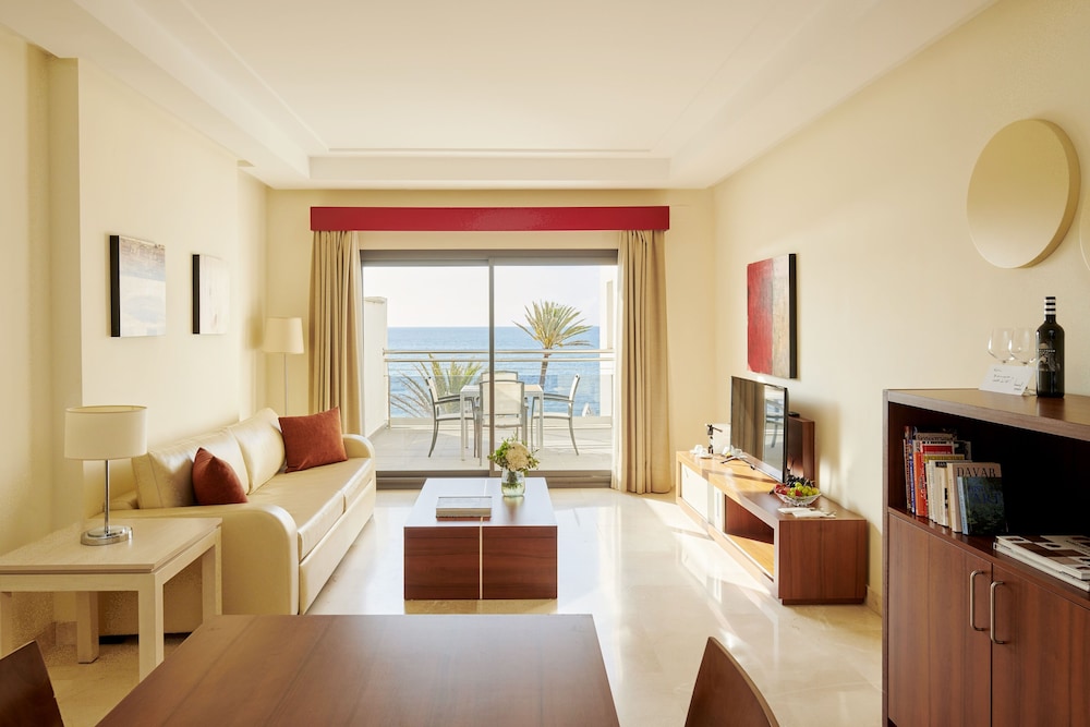 Suite, 2 Bedrooms, Sea View (4 adults + 1 child) photo 3