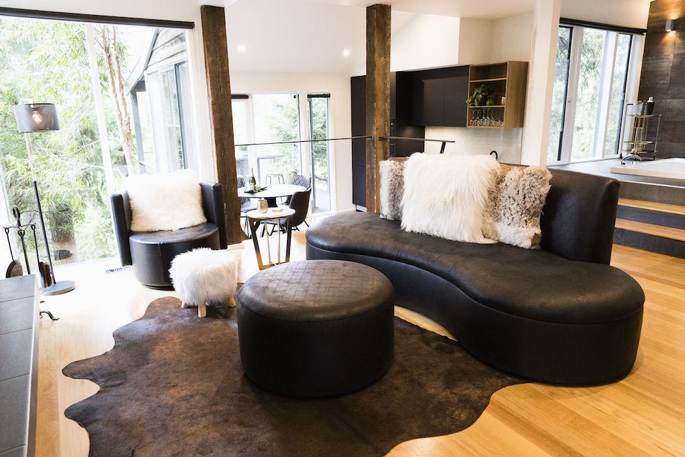 Luxury Villa, 1 Bedroom, Hot Tub (2 Villa Single Night) photo 3