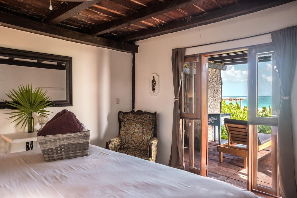 Cabin, Sea View, Ground Floor