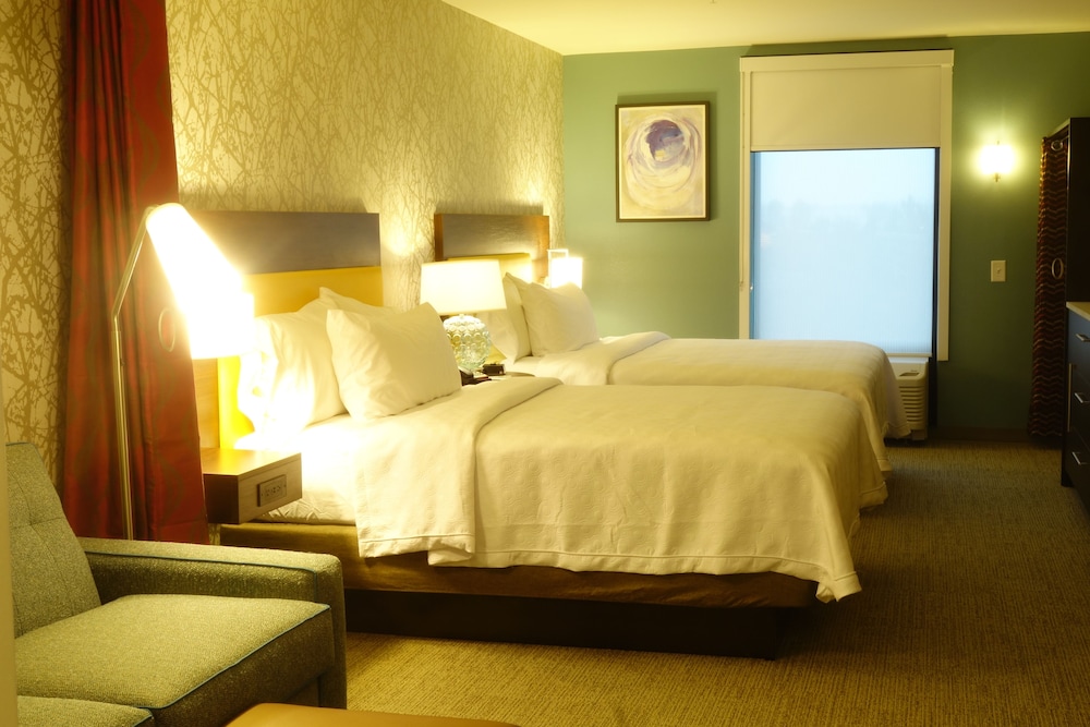 Studio, 2 Queen Beds, Accessible (Roll-In Shower, Mobility & Hearing) photo 2