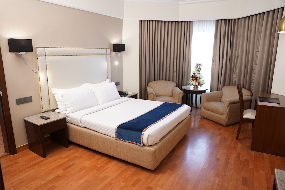 Katriya Superior Suite - Photo 3