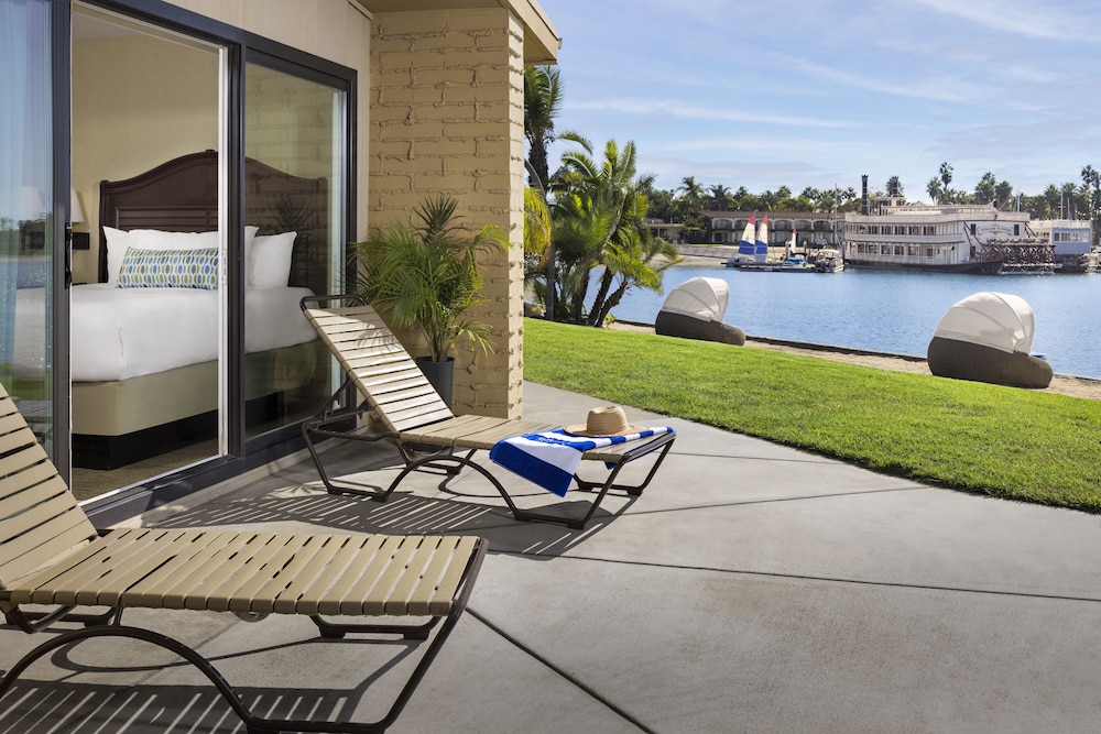 Deluxe Room, 2 Double Beds, Bay View (Bay Front Queens Connecting 1st Floor)