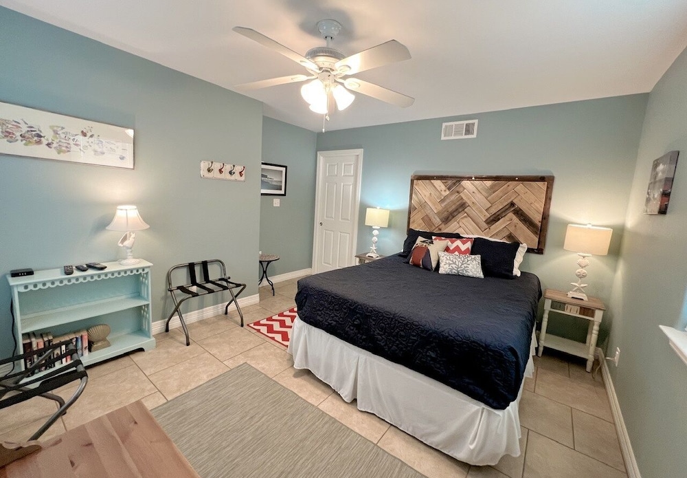 House, 2 Bedrooms photo 3