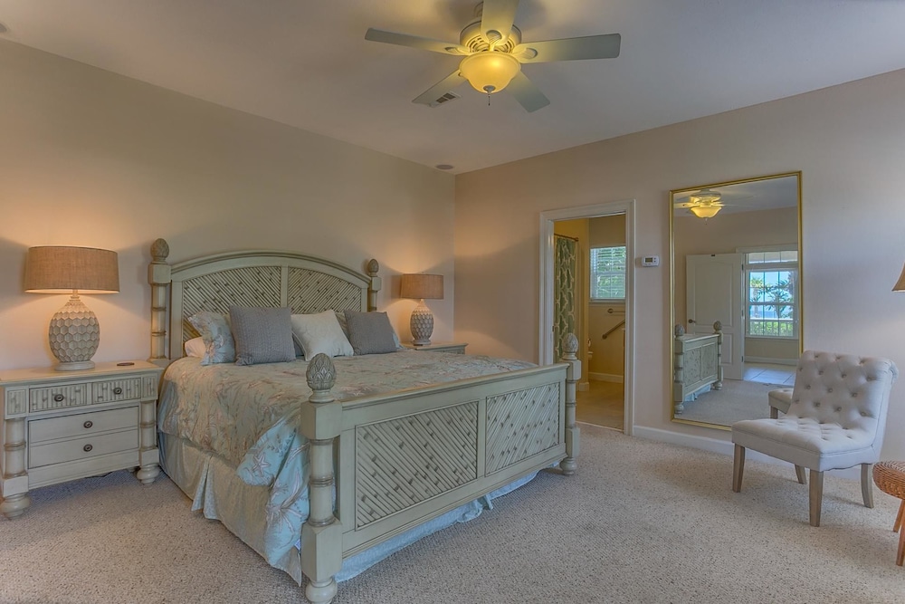 Apartment, 4 Bedrooms, Sea Facing photo 1