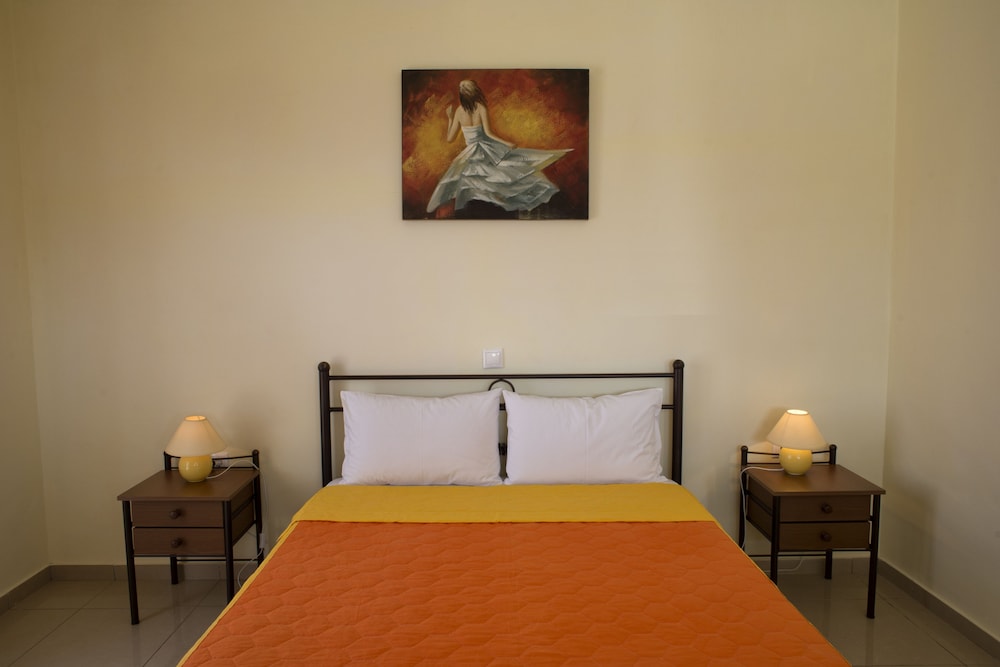 Apartment photo 2