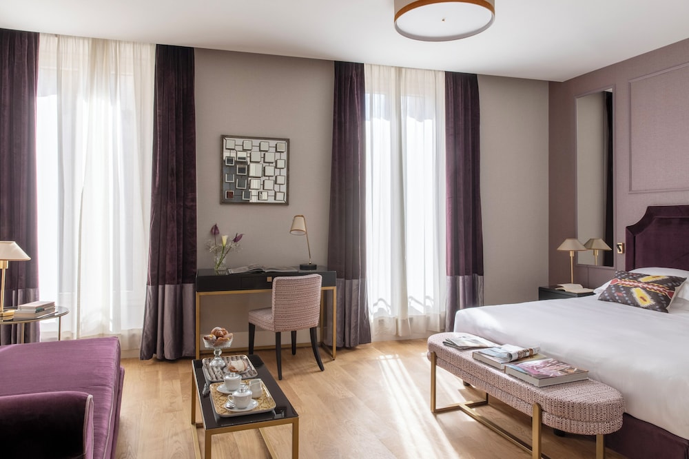 Deluxe Quadruple Room, Balcony, City View photo 1