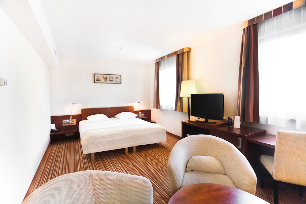 Junior Studio Suite
