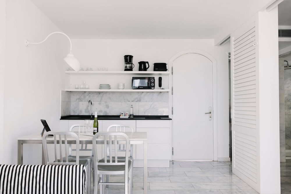 Apartment (Select, 3 Adults)