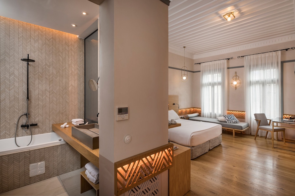 Junior Suite, Connecting Rooms, City View, photo 6