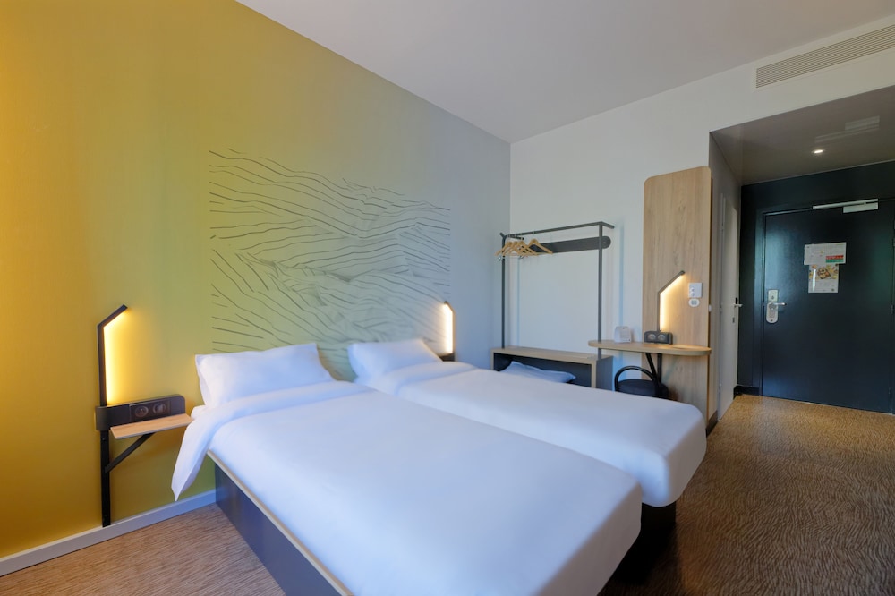 Twin Room, Non Smoking - Photo 5