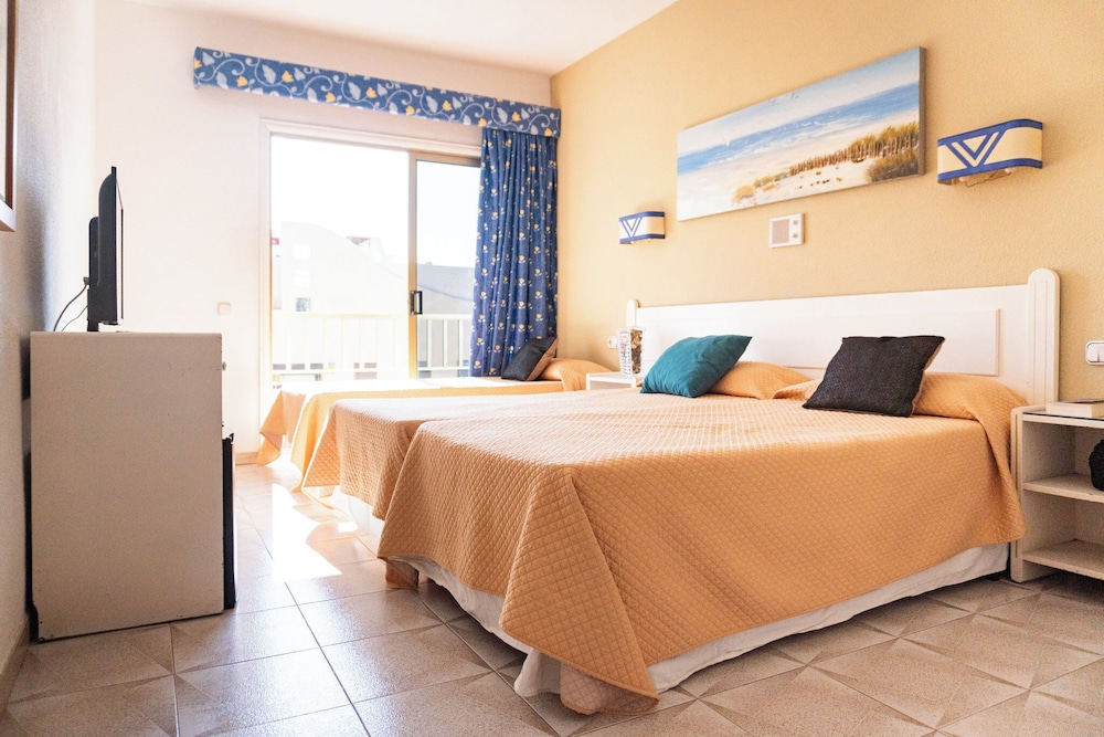 Standard Triple Room, 3 Twin Beds - Photo 1