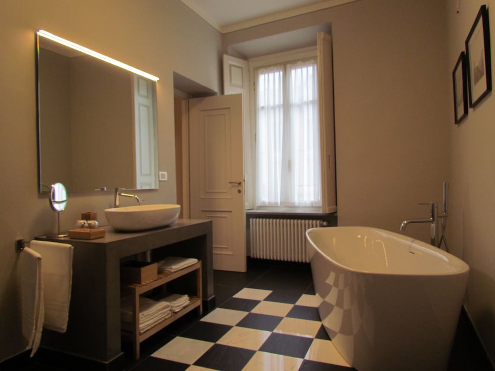 Deluxe Suite, Lakeside photo 2