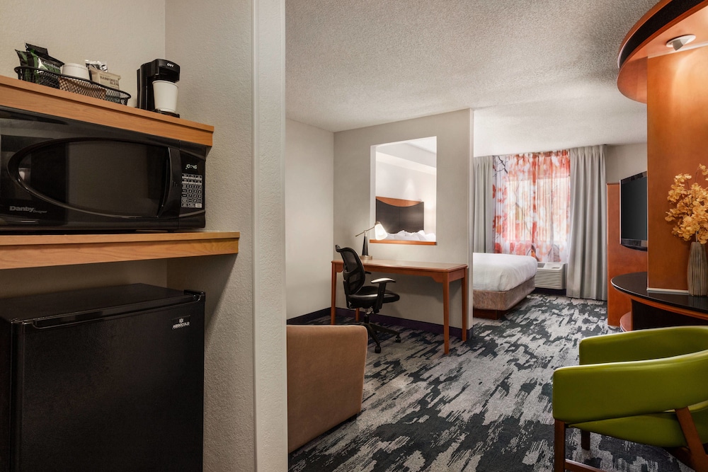 Executive Suite, 1 King Bed with Sofa bed photo 2