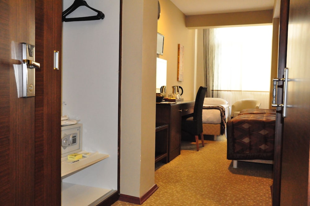 Standard Triple Room - Photo 11