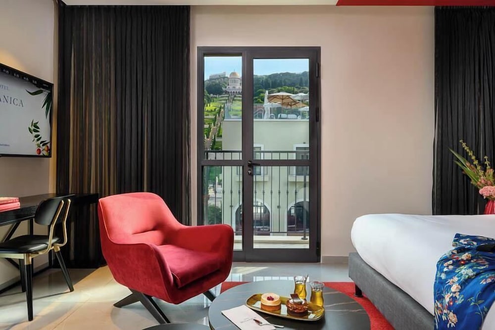 Bahai Suite
