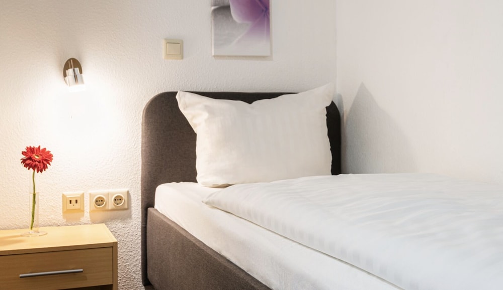 Economy Single Room