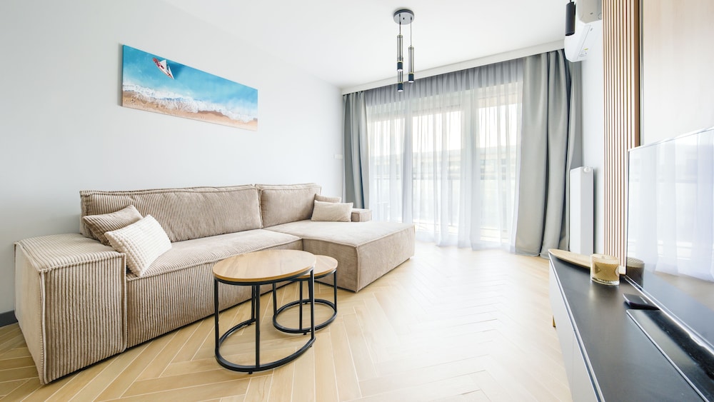 Apartment (40H) photo 2