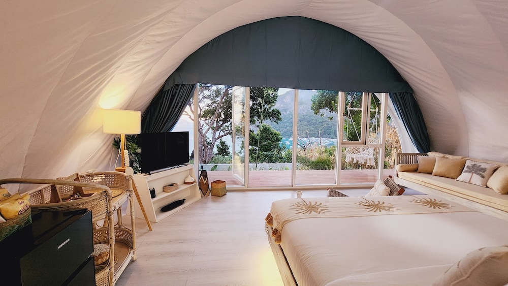The Cocoon - Photo 15