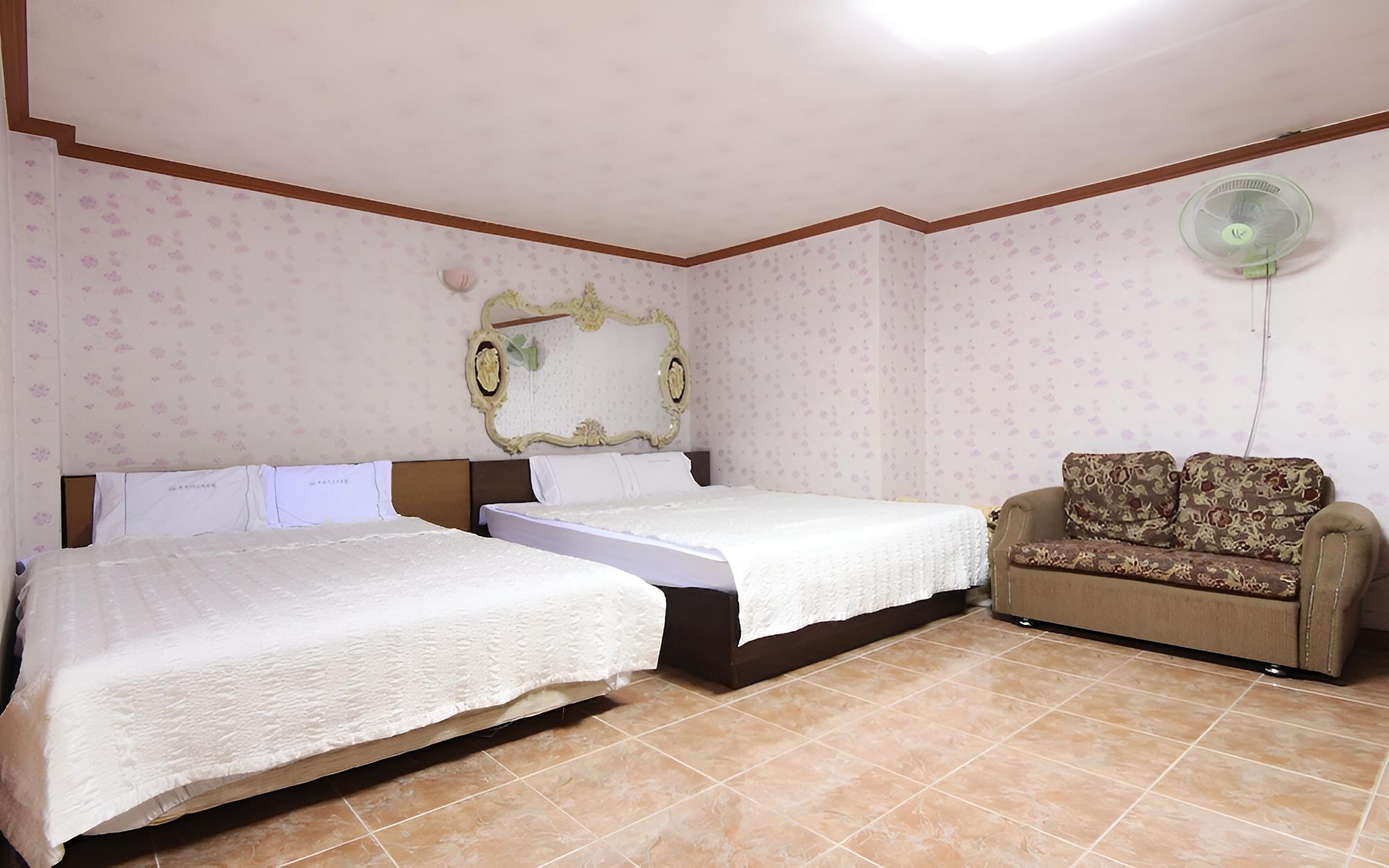 Room (Twin - group) photo 3