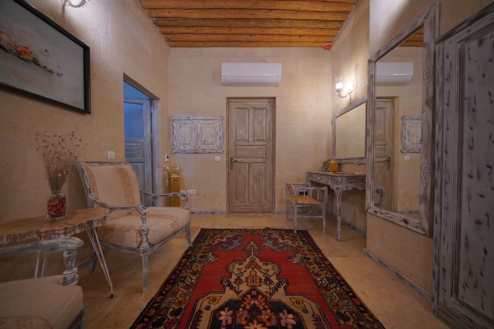 Panoramic Room - Photo 19