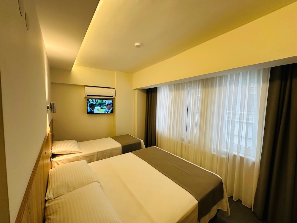 Superior Twin Room, City View photo 1