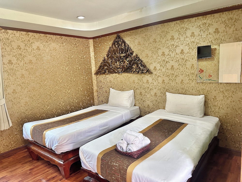Superior Twin Room (Pool Access)