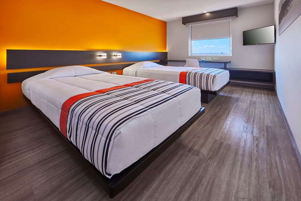 Room, 2 Twin Beds - Photo 6