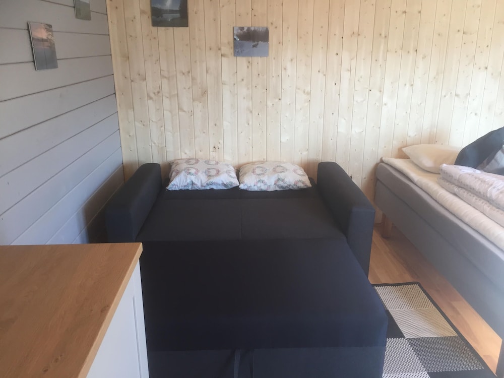 Traditional Cottage, 1 King Bed with Sofa bed, Refrigerator, Mountainside photo 2