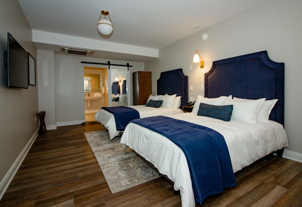 Annex Double Queen Ada Accessible Room