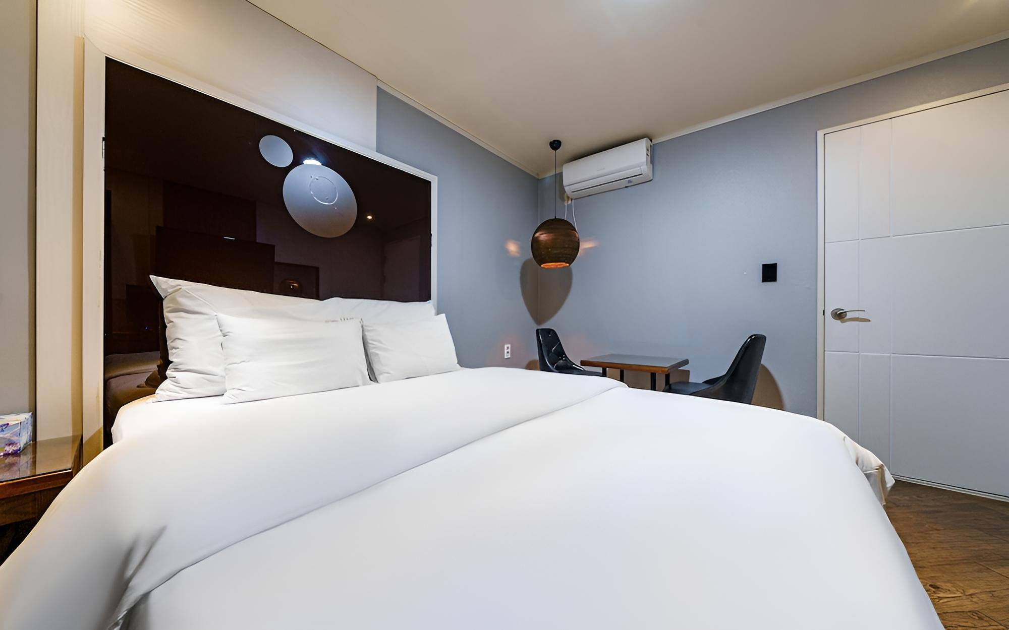 Room (Deluxe-Bed (OTT)) - Photo 3