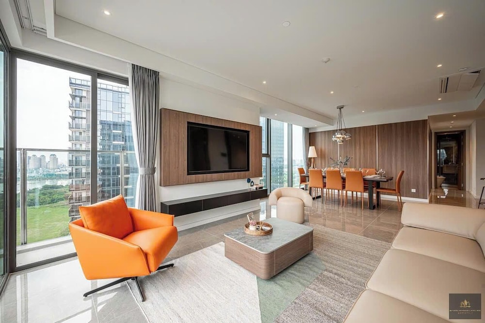 Luxury Apartment, 1 Bedroom, Balcony, City View