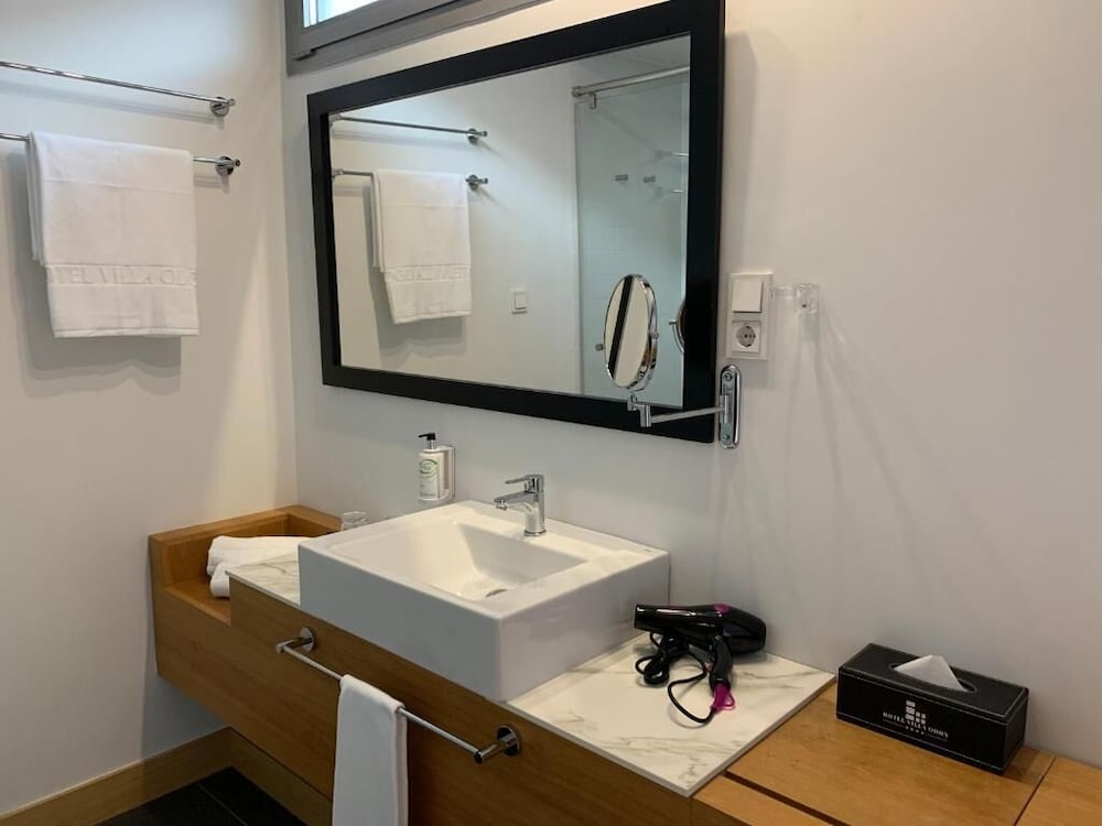 Double Room - Photo 16