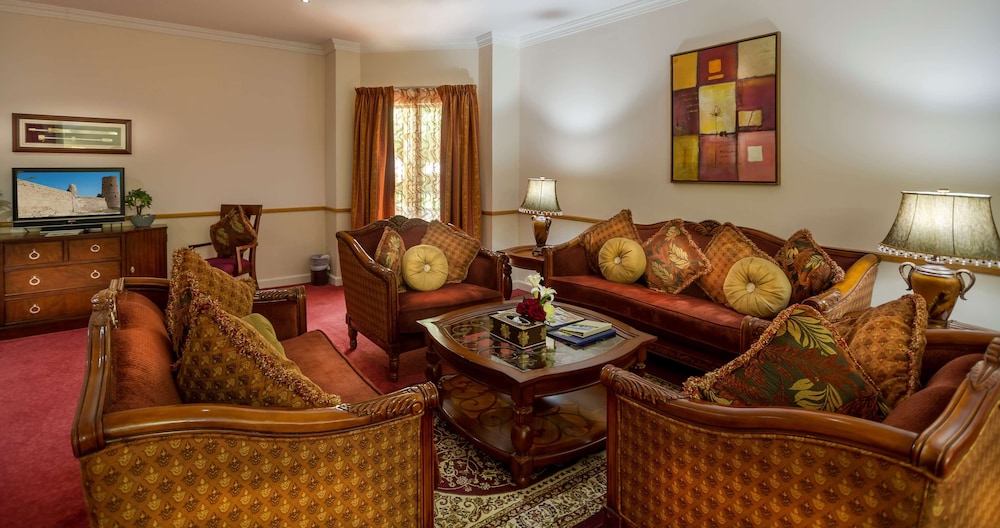 Luxury Suite, 1 King Bed, Kitchenette - Photo 1