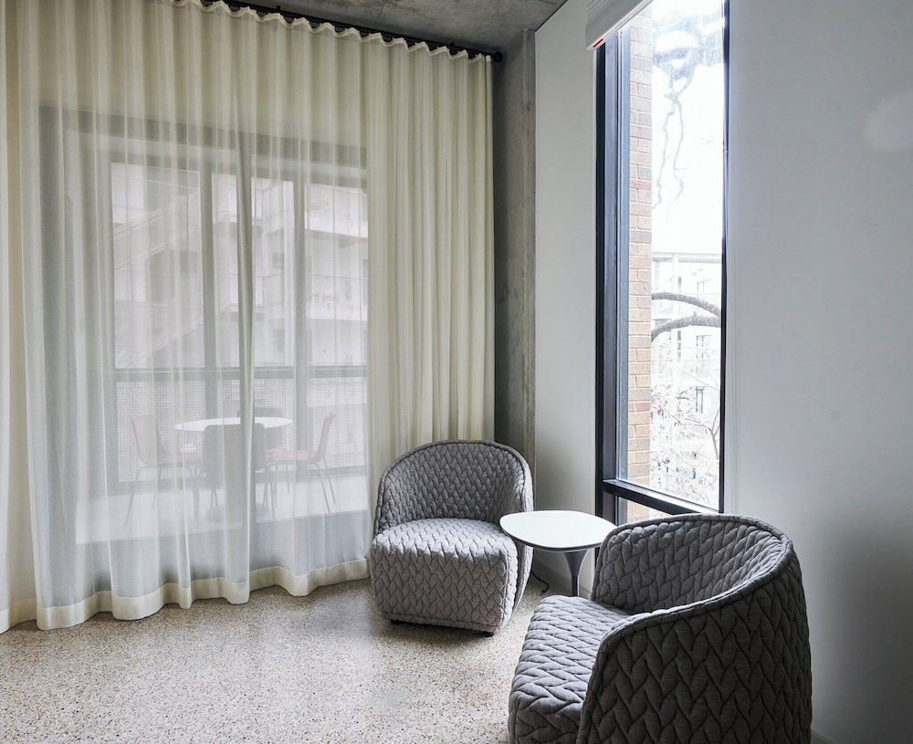 Suite (Sunset)