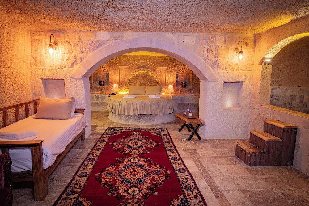 Comfort Room, Courtyard View