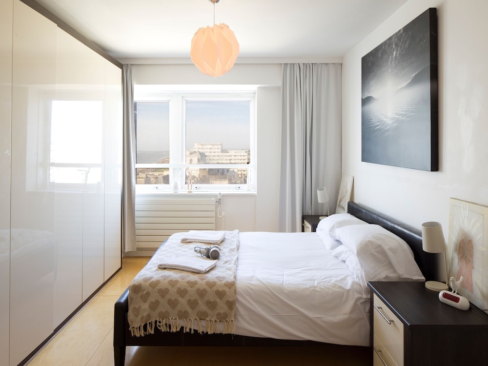 Luxury Penthouse, 2 Bedrooms, Beach View, Beachfront