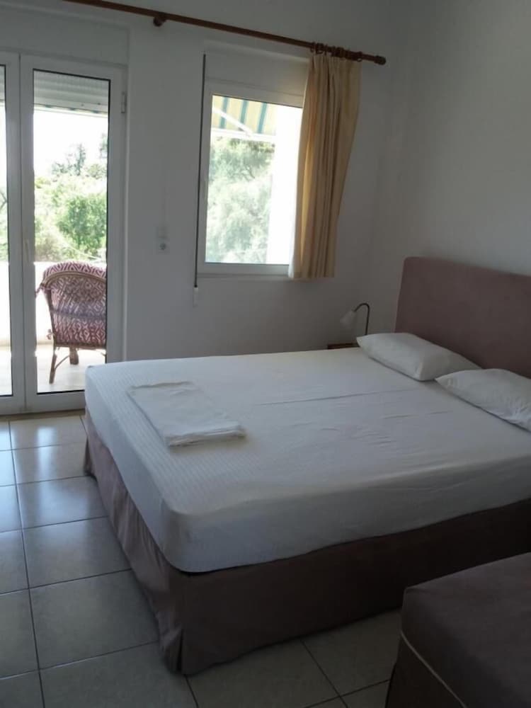 Standard Room, Large Balcony, Garden View
