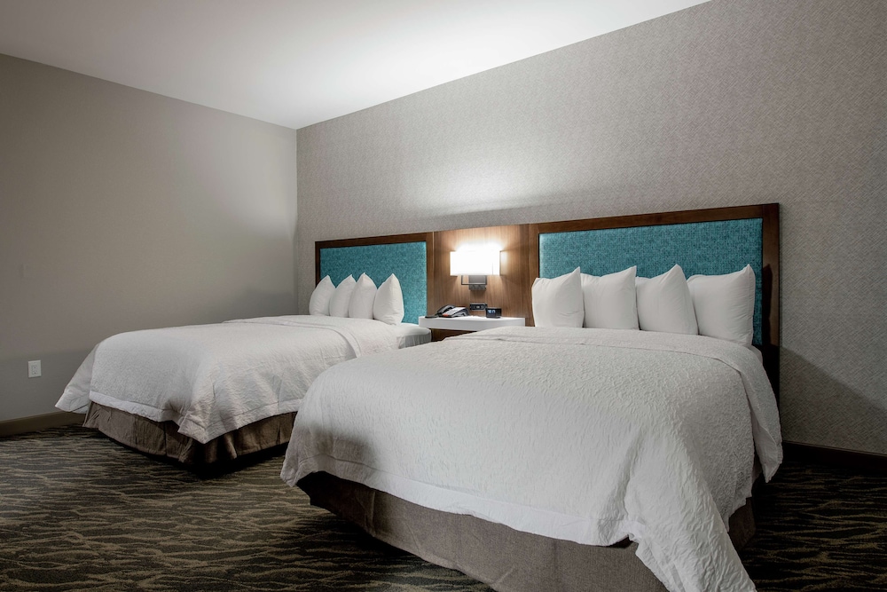 Room, 2 Queen Beds, Accessible, Bathtub (Hearing) - Photo 1
