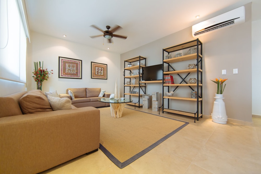 Deluxe Condo, 2 Bedrooms, Terrace, Pool View
