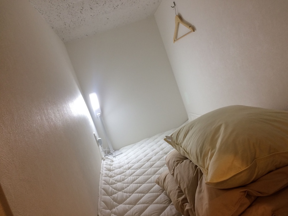 Shared Dormitory, Women only photo 3