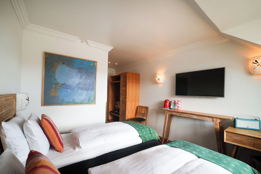 Twin Room - Photo 2