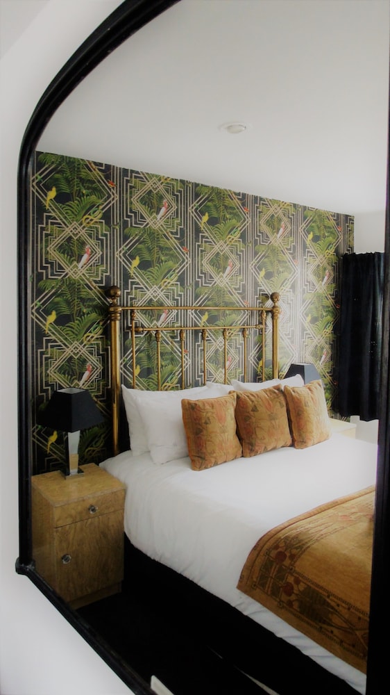 Double Room (Large) photo 3