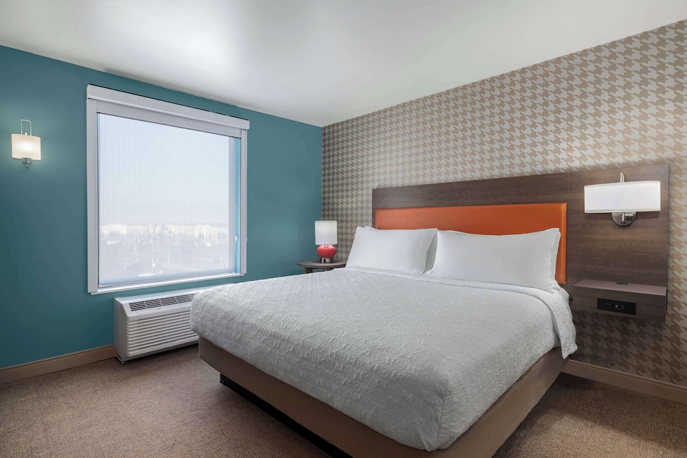 Suite, 1 King Bed, Accessible, Corner (Hearing) - Photo 1