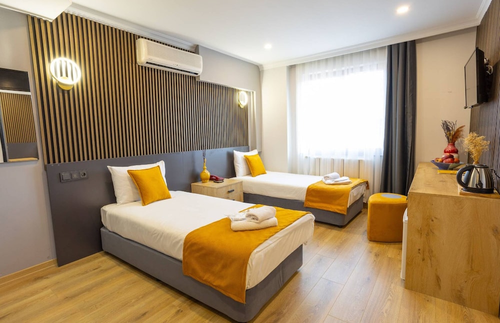 Standard Twin Room, City View photo 1