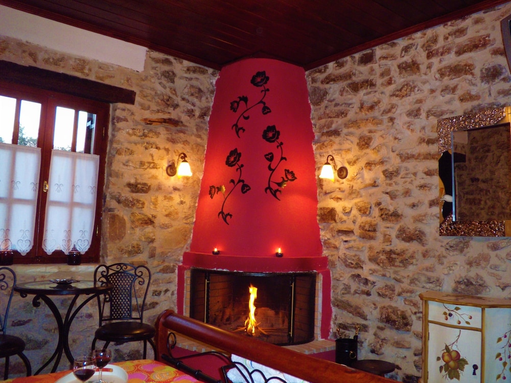 Economy Room, Fireplace