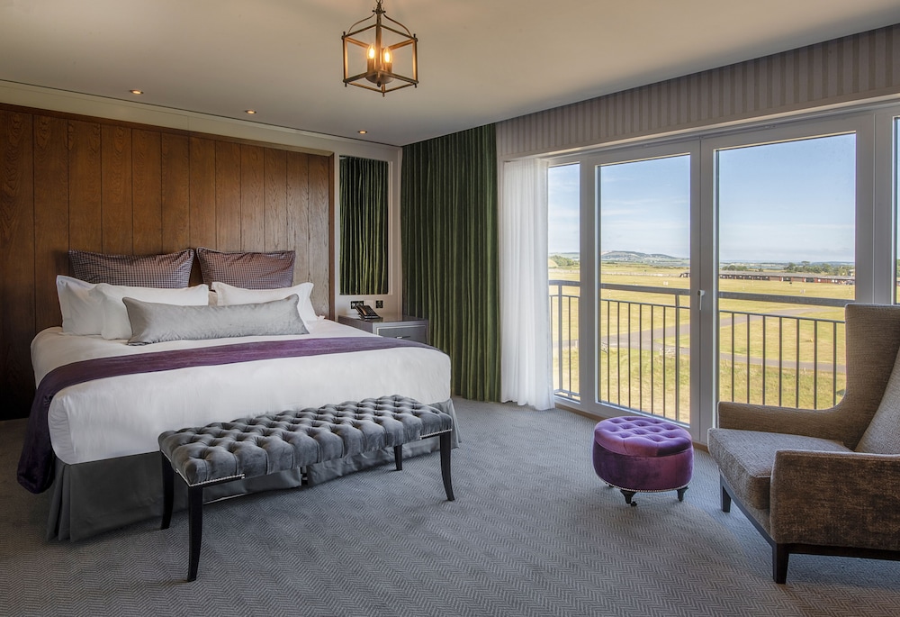 Fairway Deluxe King Suite