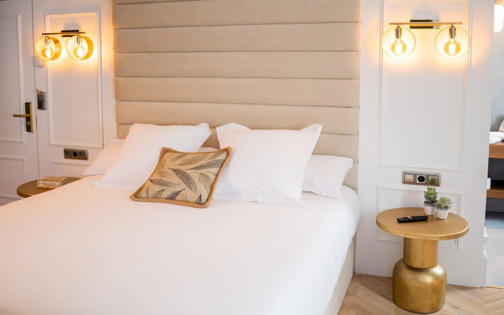 Room 103: Superior Double Room, 1 King Bed photo 2