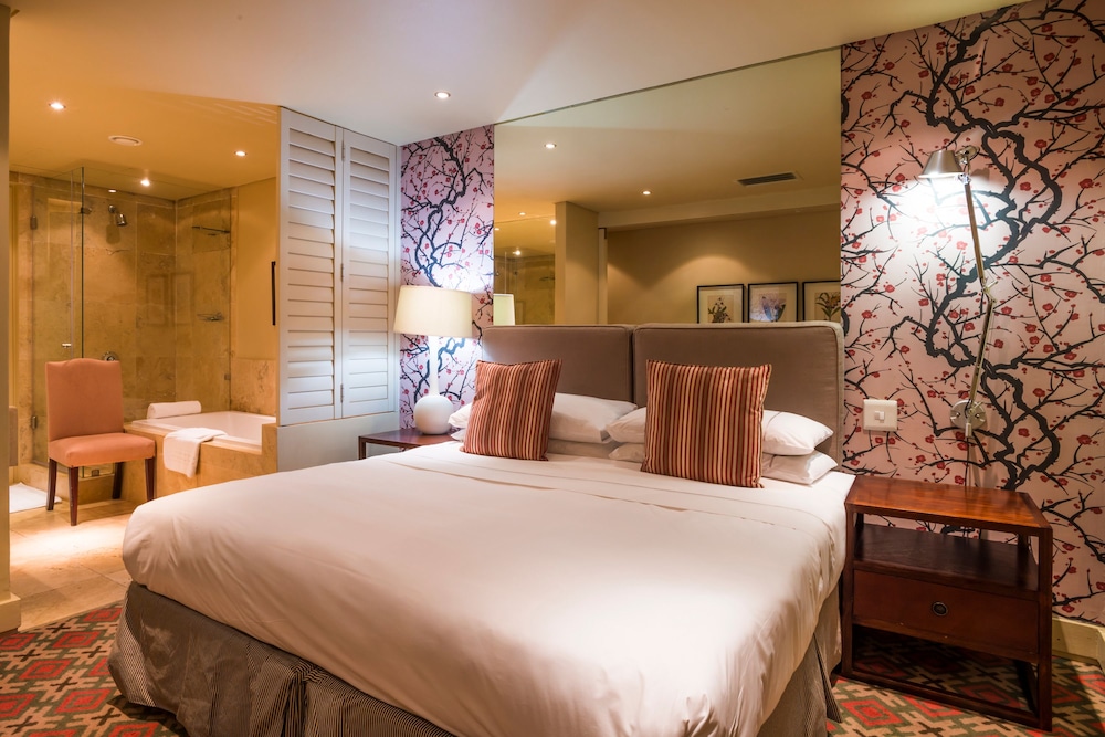 Executive Suite, 1 King Bed - Photo 1