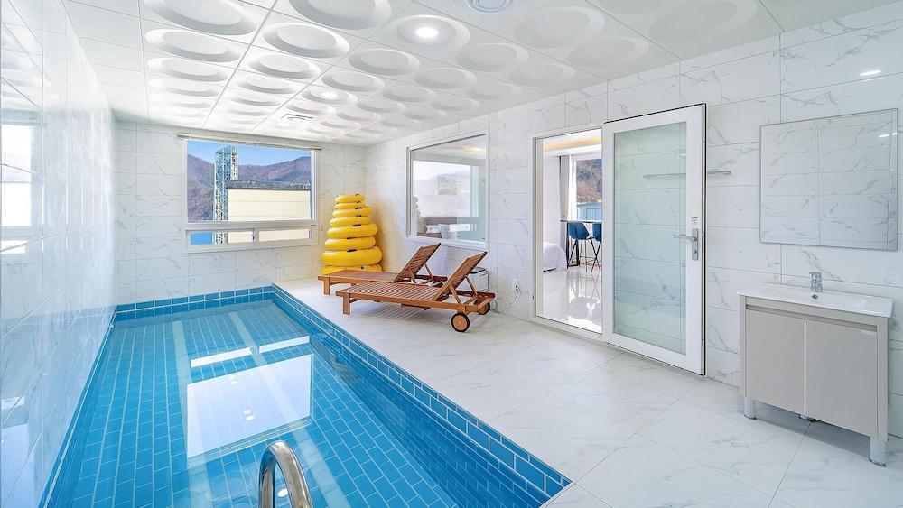 Basic Room, 1 Bedroom (401 (River view/Poolvilla/Netflix)) - Photo 10